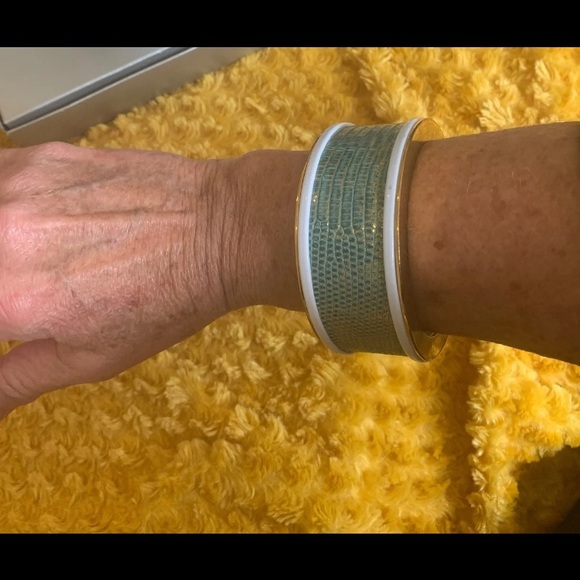 Set of KARA ROSS Snakeskin enamel bangles - Picture 3 of 4